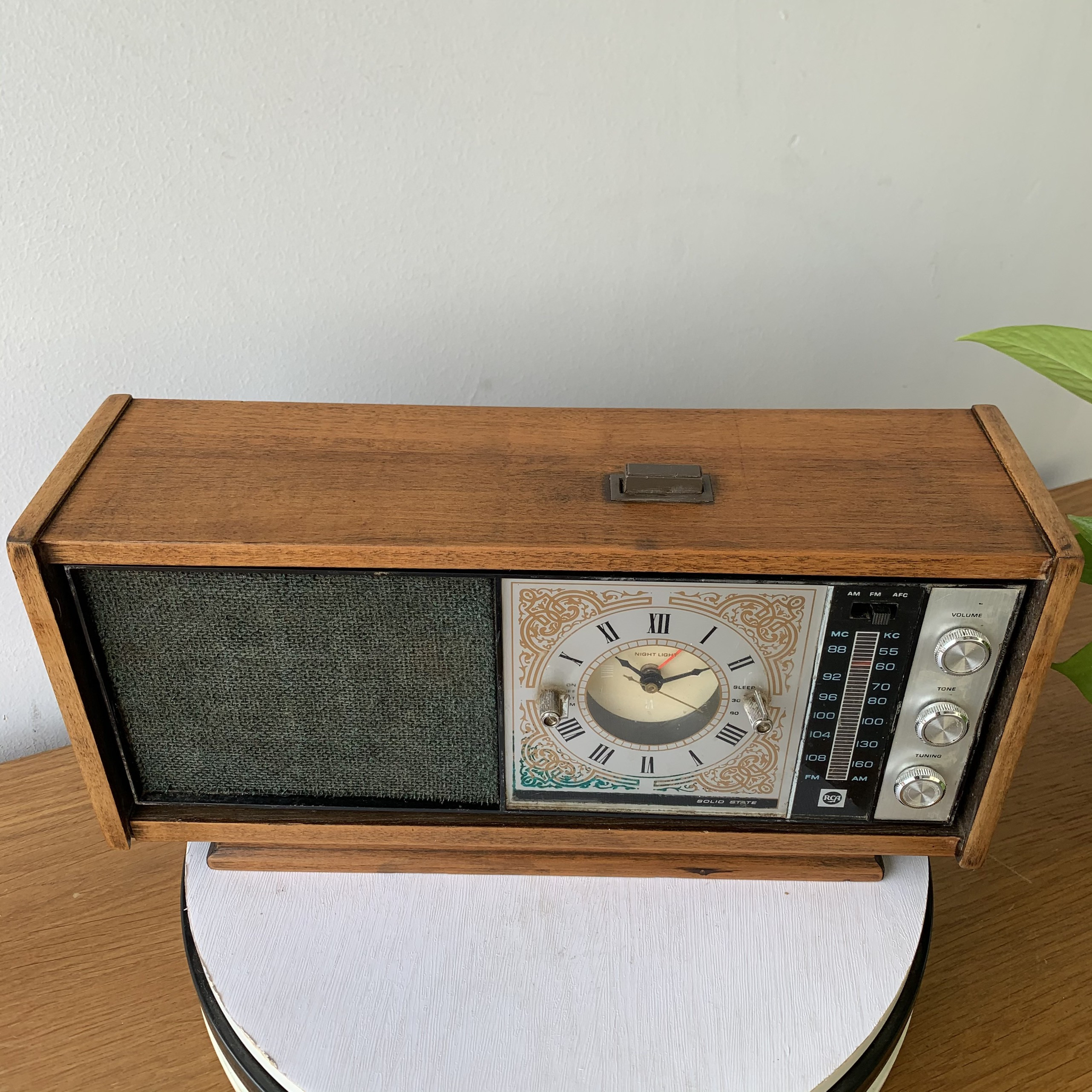 Radio RCA model RLS51W cổ điển