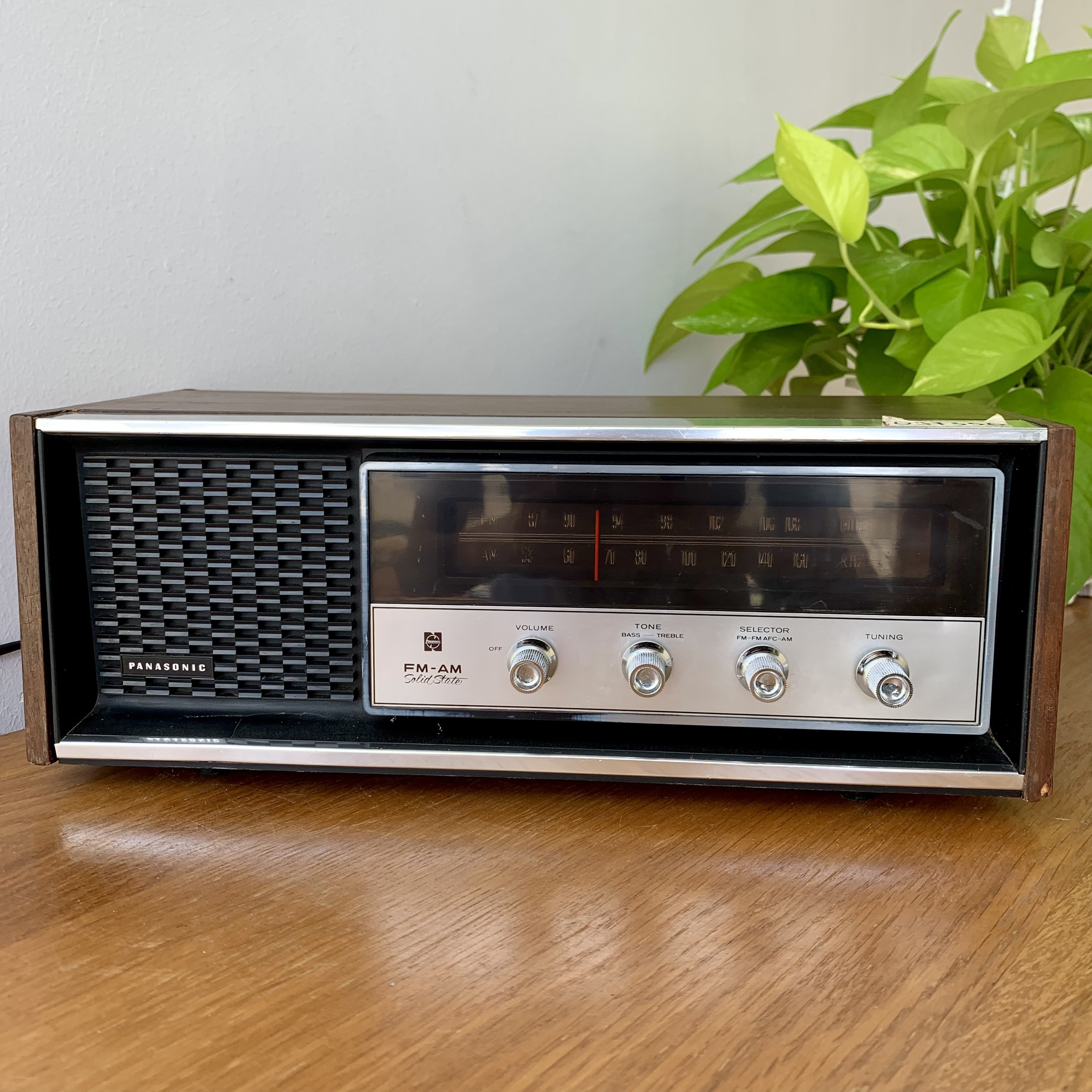 Radio Panasonic AM/FM model RE-7369 Japan