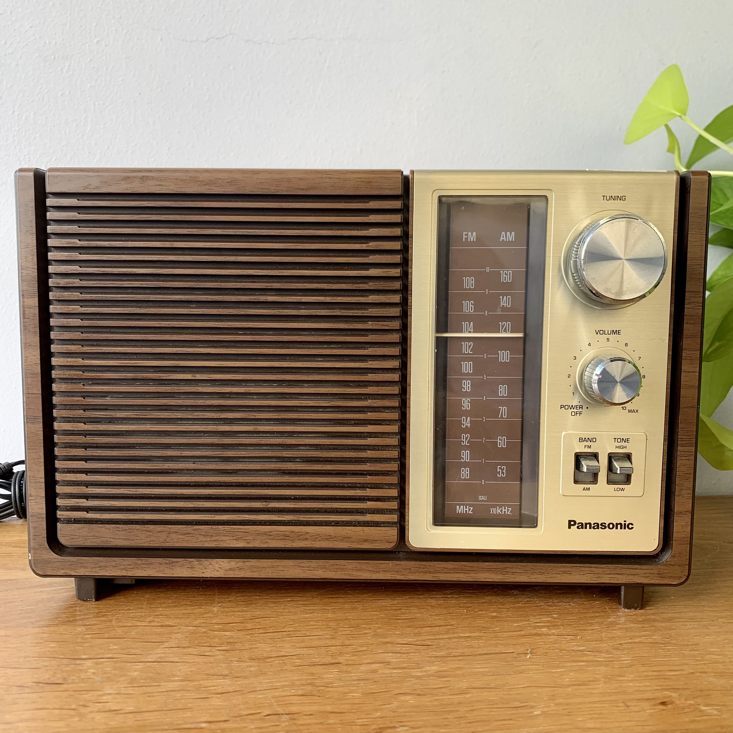 Radio Panasonic cổ điển model RE-6280