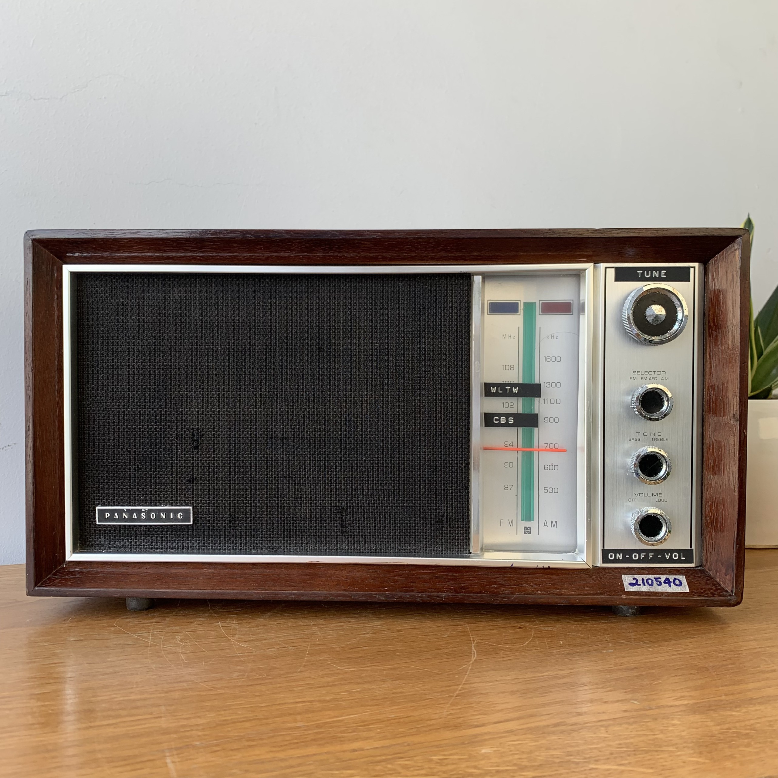 Radio Panasonic model R-7259 sóng khỏe