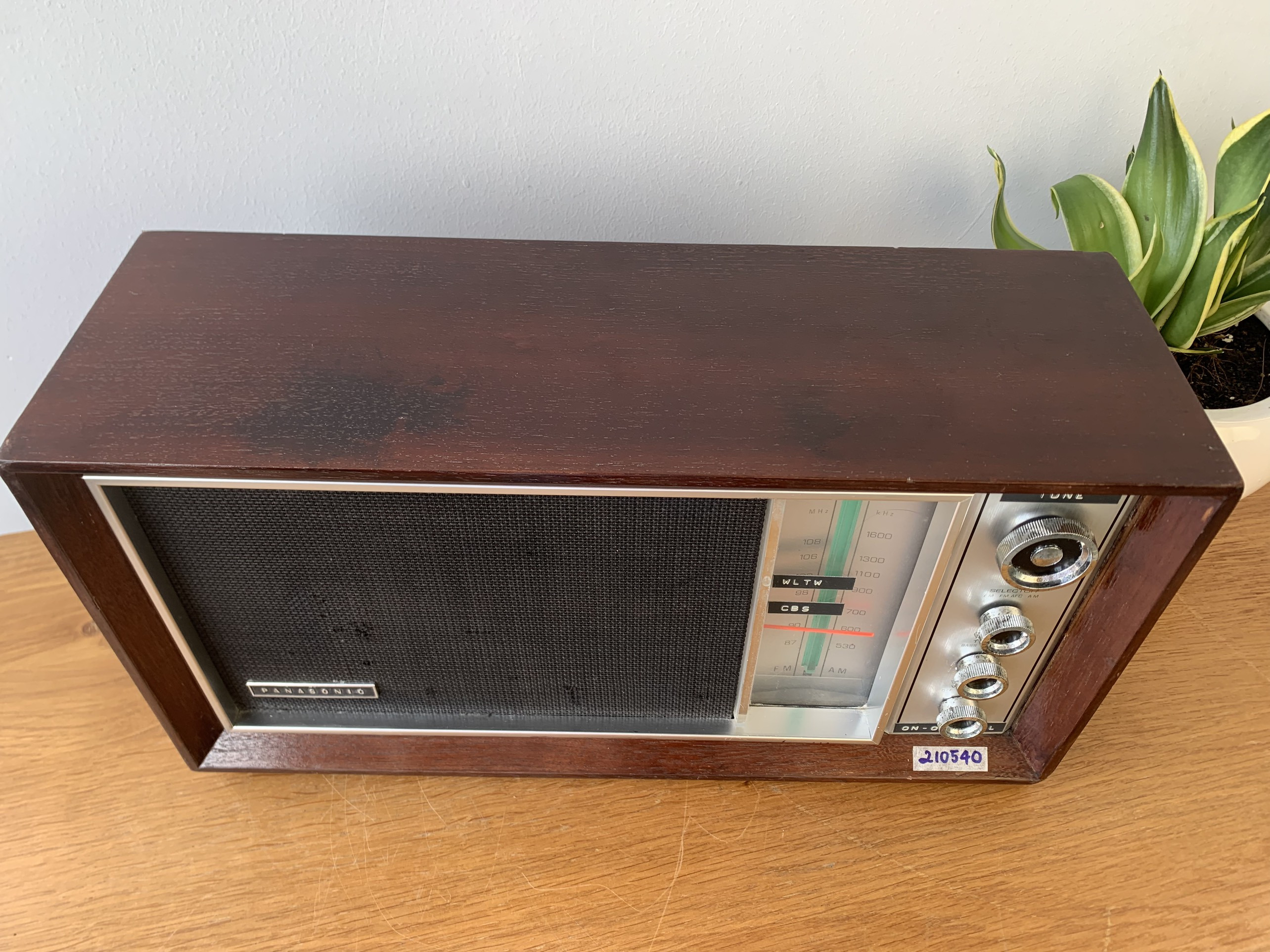 Radio Panasonic model R-7259 sóng khỏe