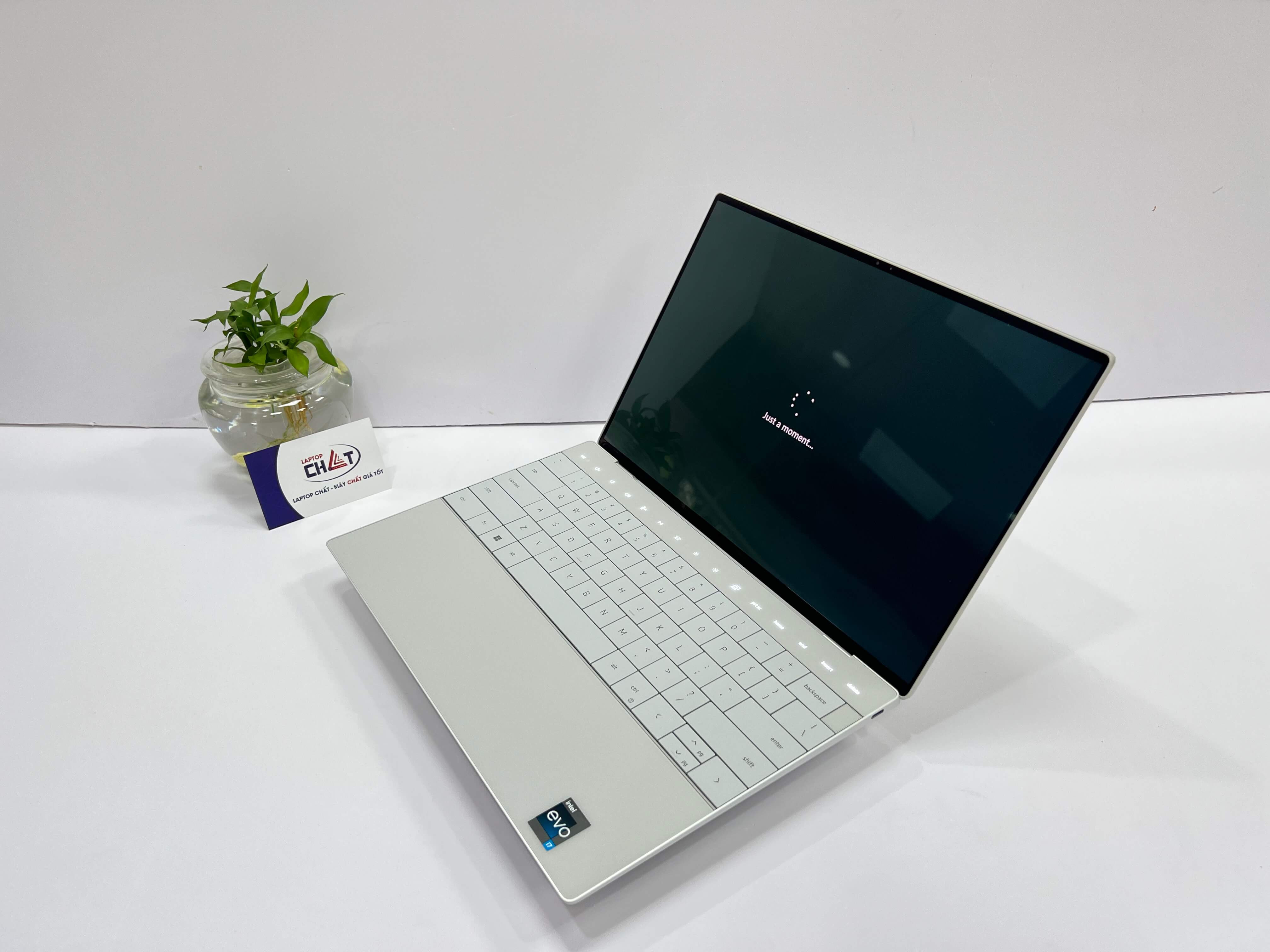 Laptop Dell XPS 9320