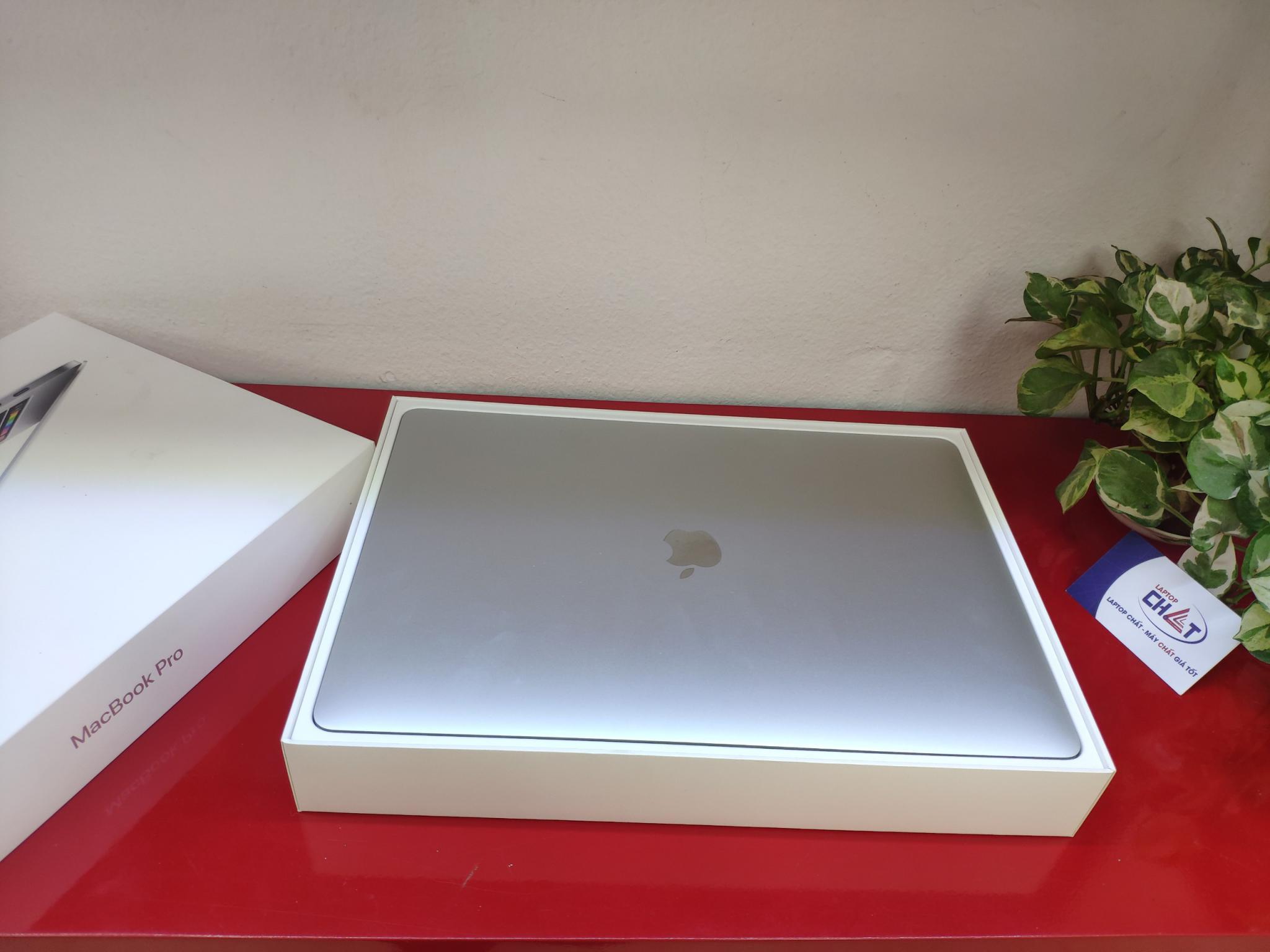 Macbook Pro 15 inch 2018-1