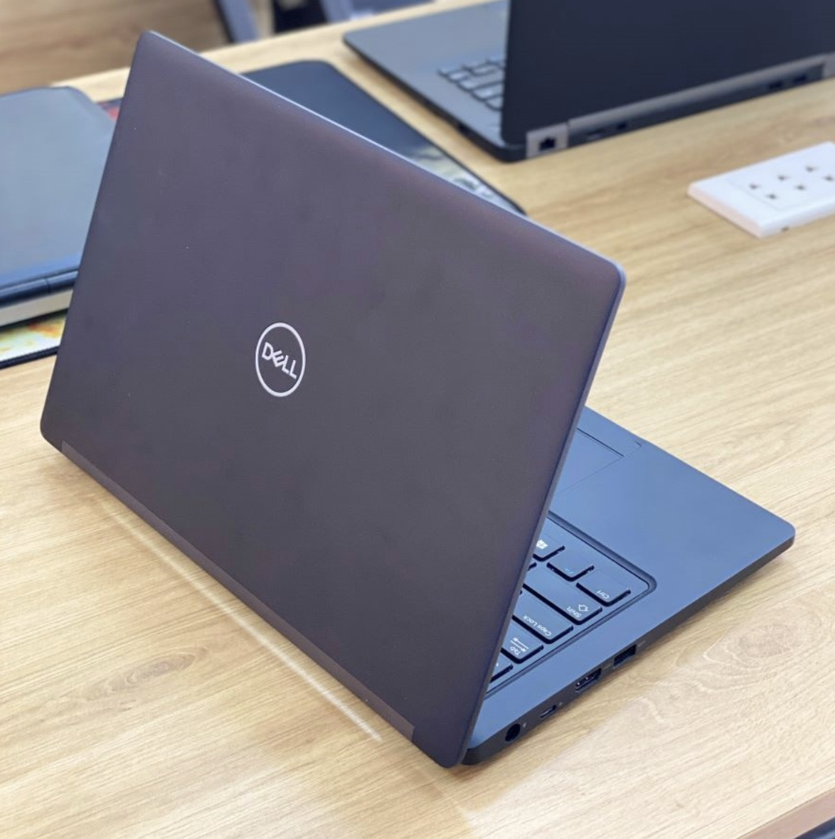 [Cũ] Dell latitude 5290 i5 8350U/8GB/SSD 256GB/12.5