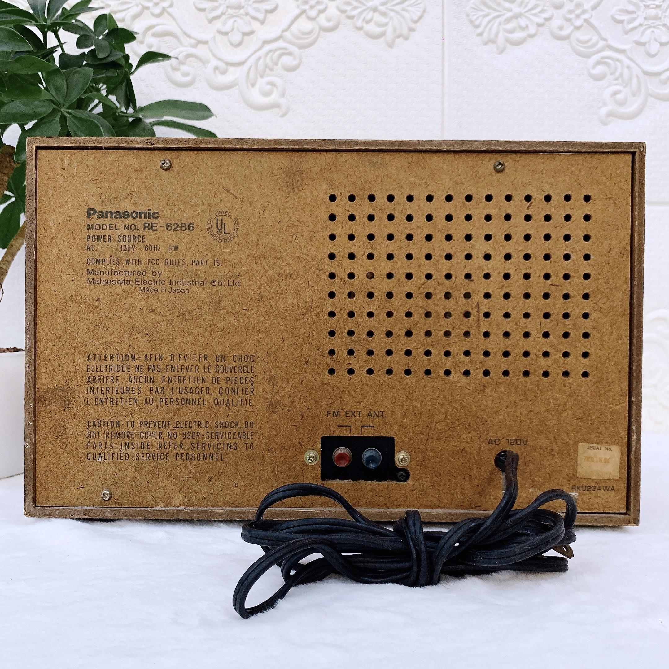 Radio RE - 6286 AM/FM Vintage