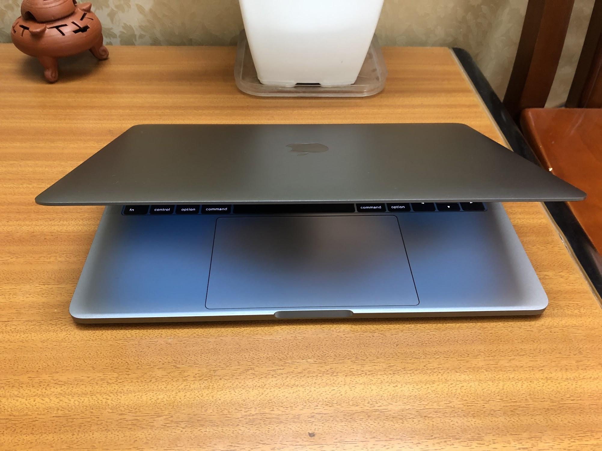 Macbook Pro 2017 13inch, Core I5/16GB/128GB