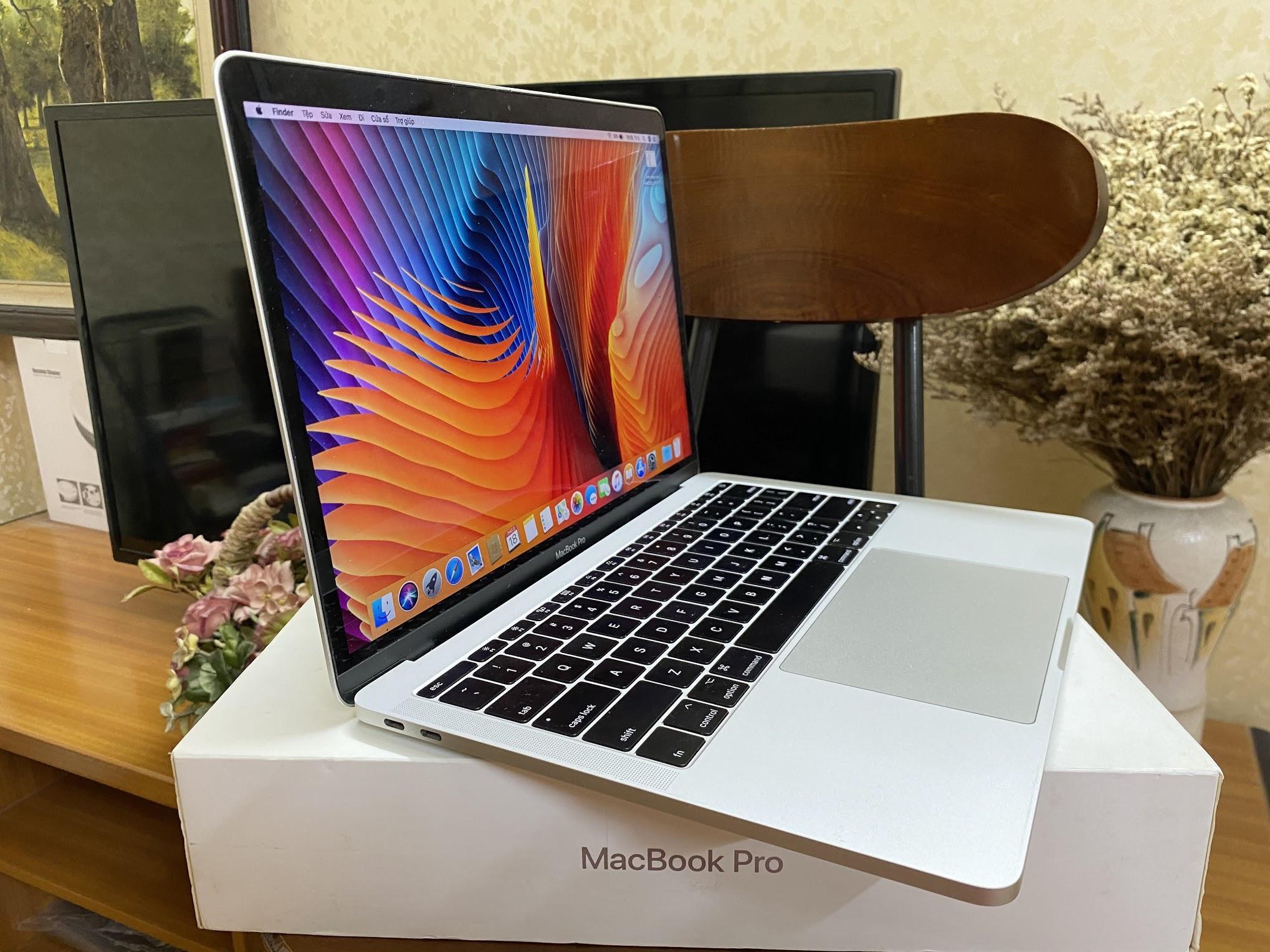 Macbook Pro 2016 13", Core i5/8Gb/256Gb