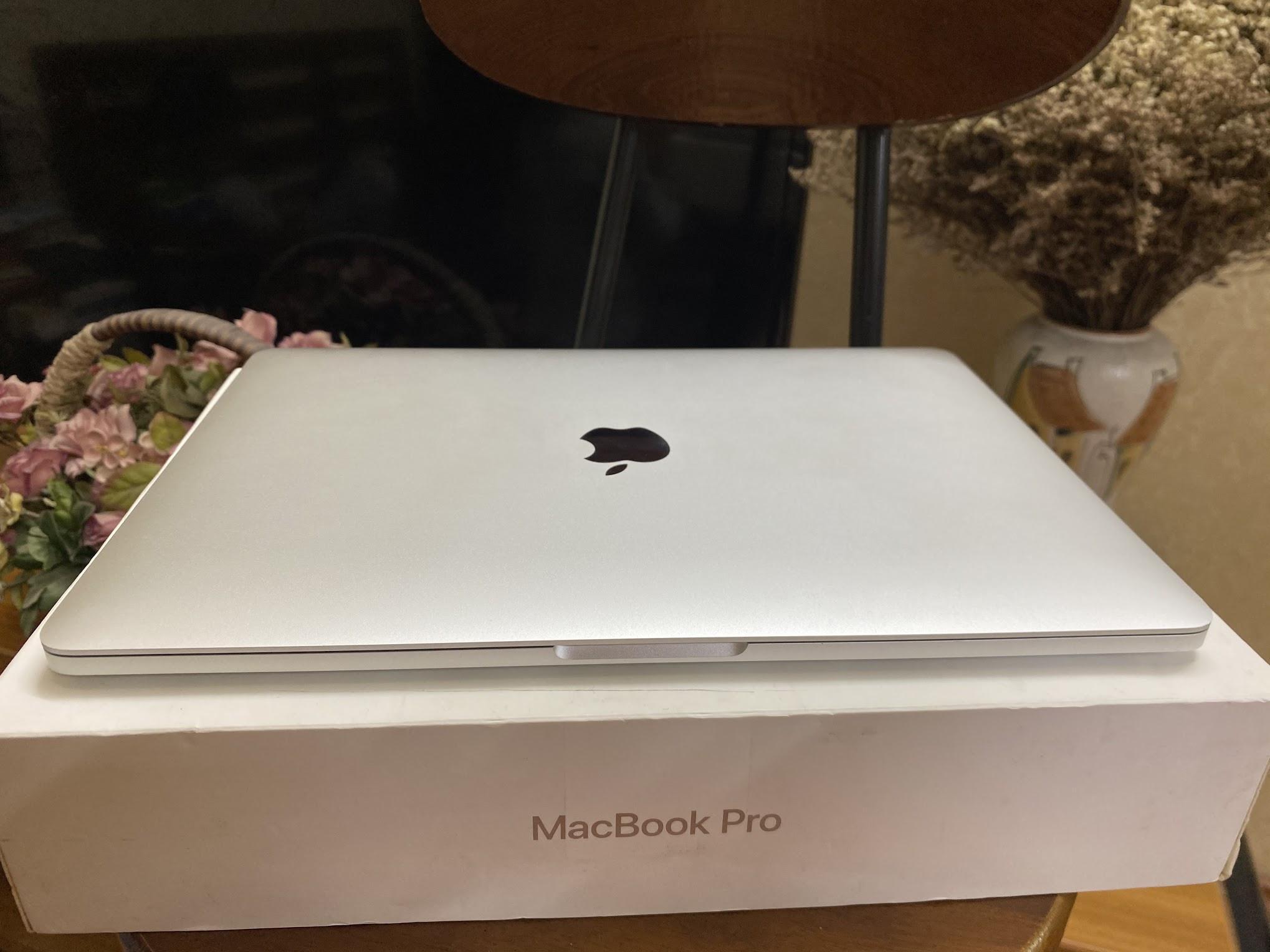 Macbook Pro 2016 13", Core i5/8Gb/256Gb