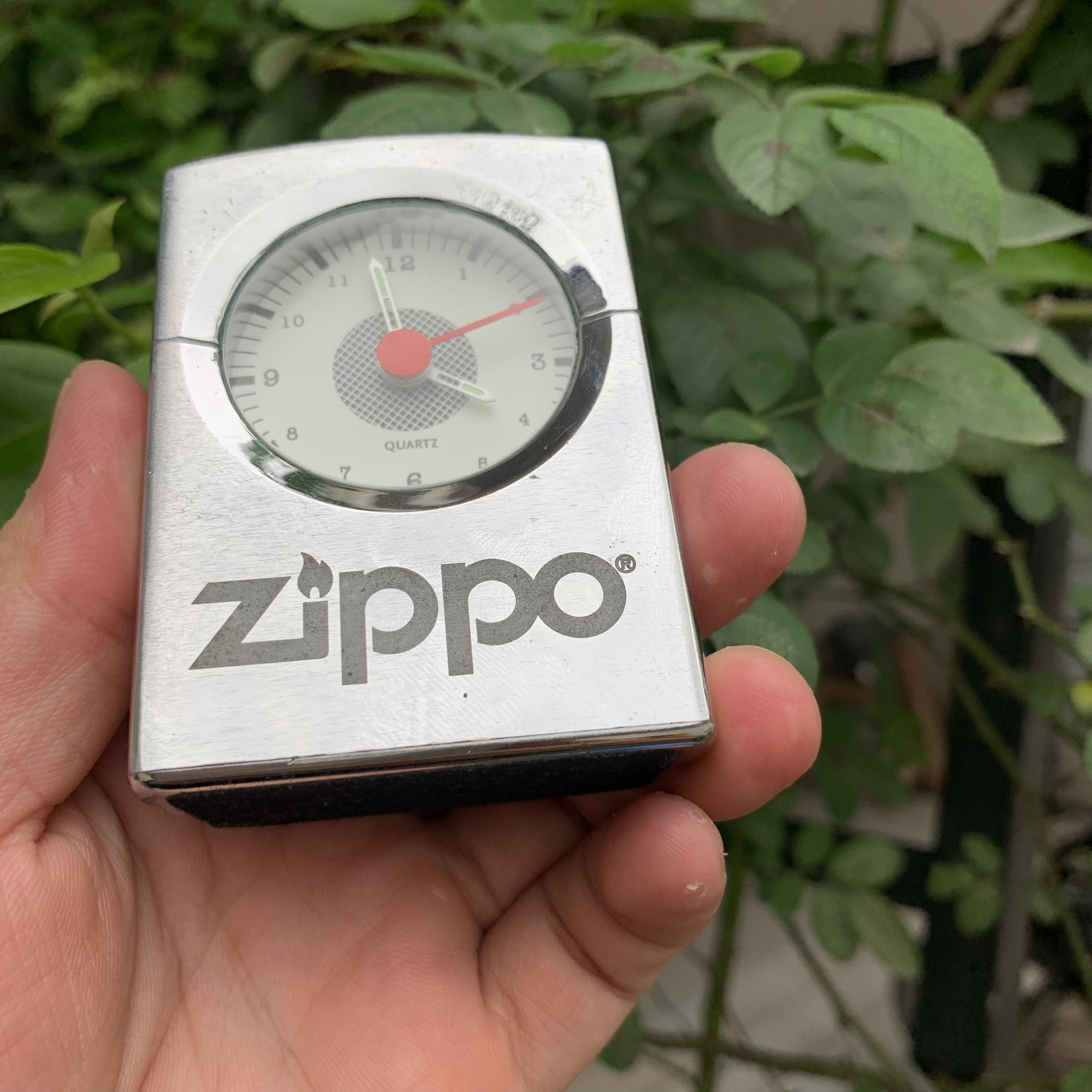 Đồng hồ báo thức Zippo USA độc lạ