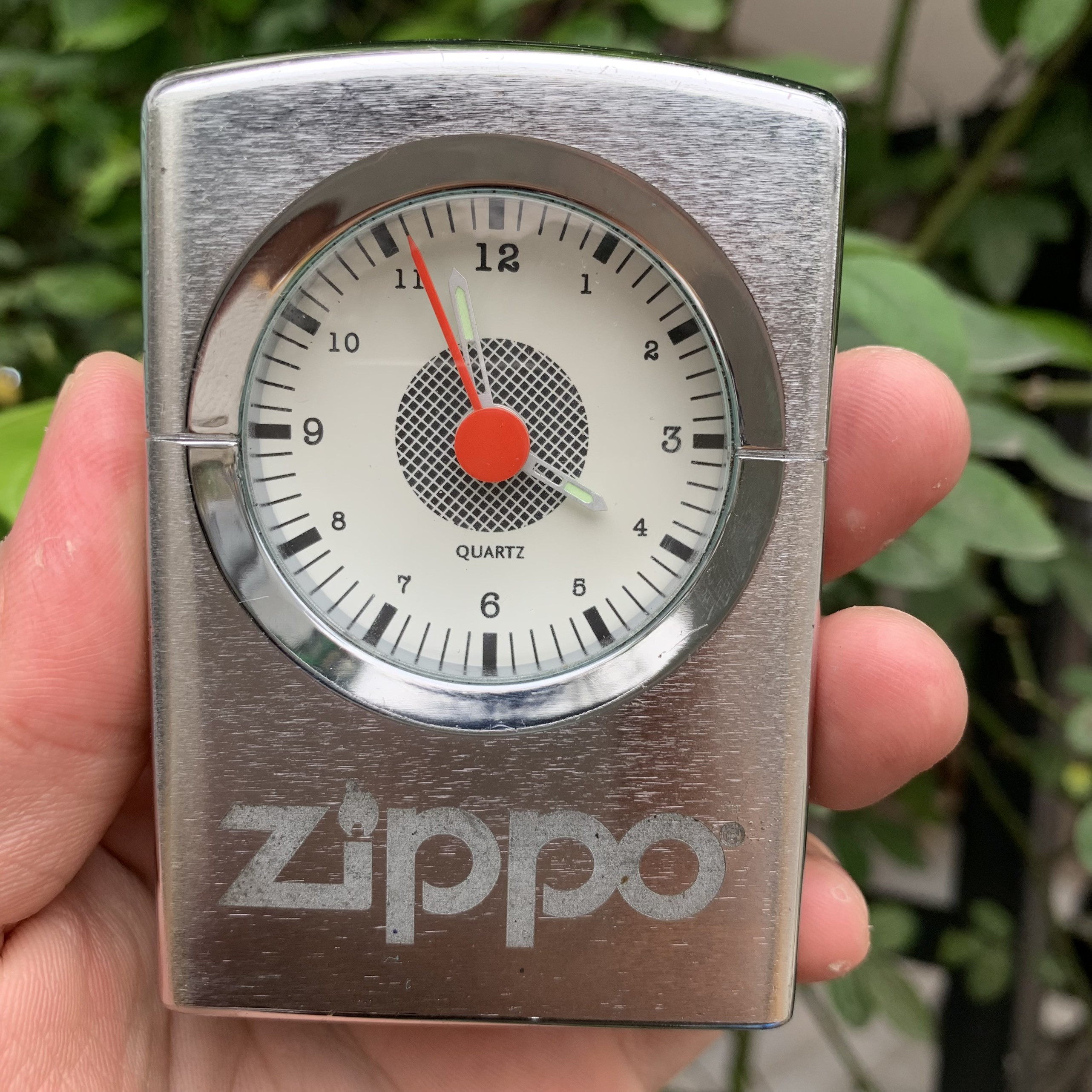 Đồng hồ báo thức Zippo USA độc lạ