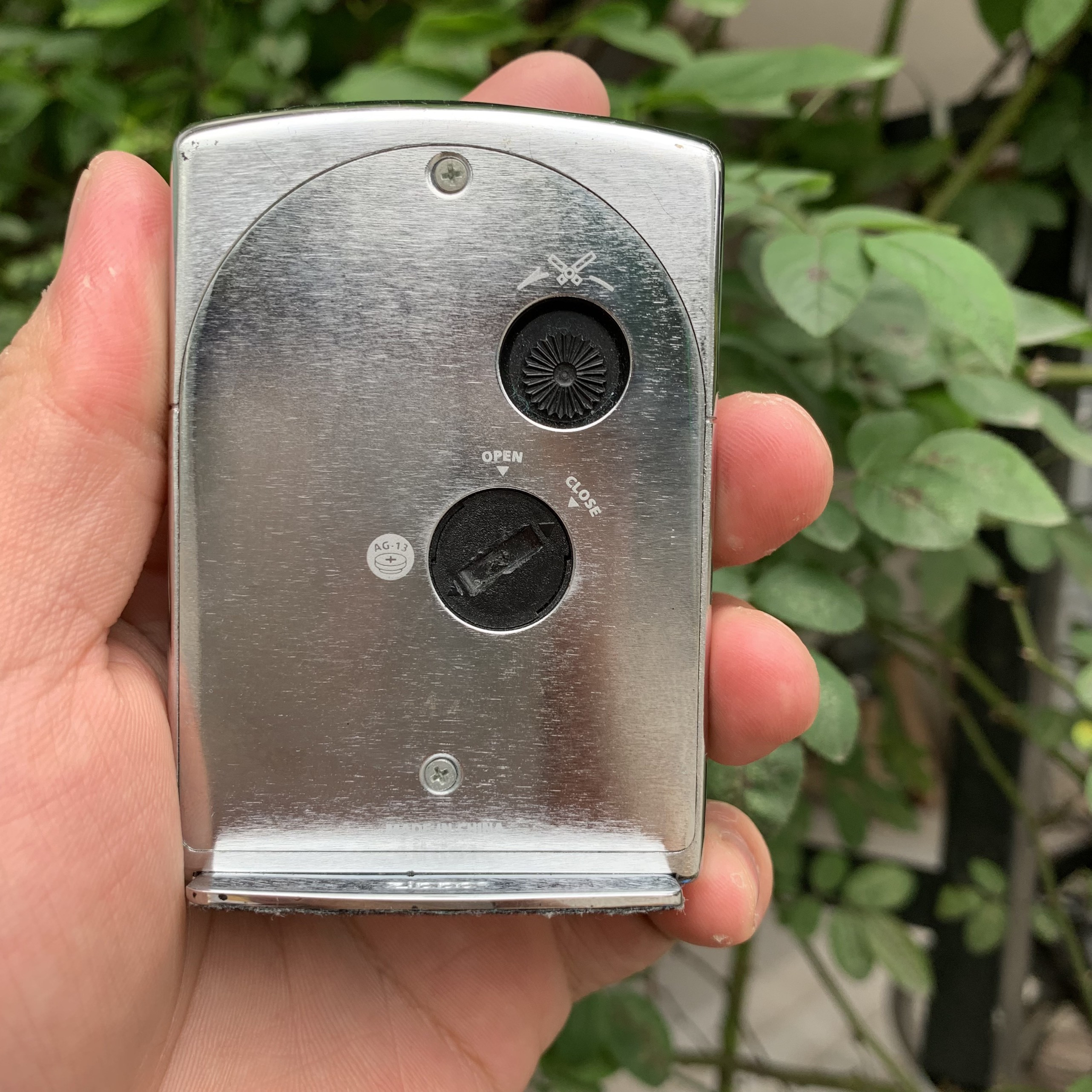 Đồng hồ báo thức Zippo USA độc lạ