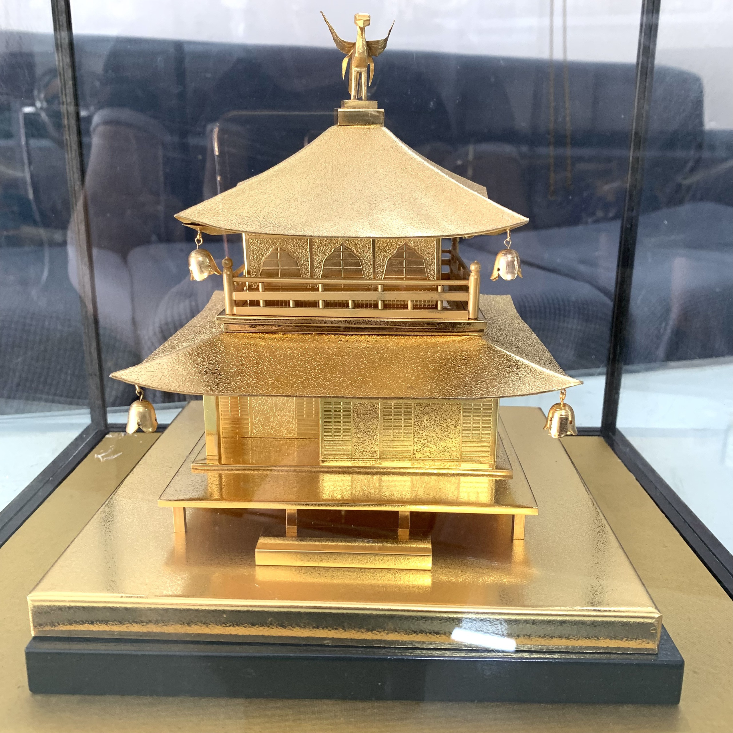 Ngôi đền Kinkaku-Ji nổi tiếng Nhật Bản mạ vàng 24K