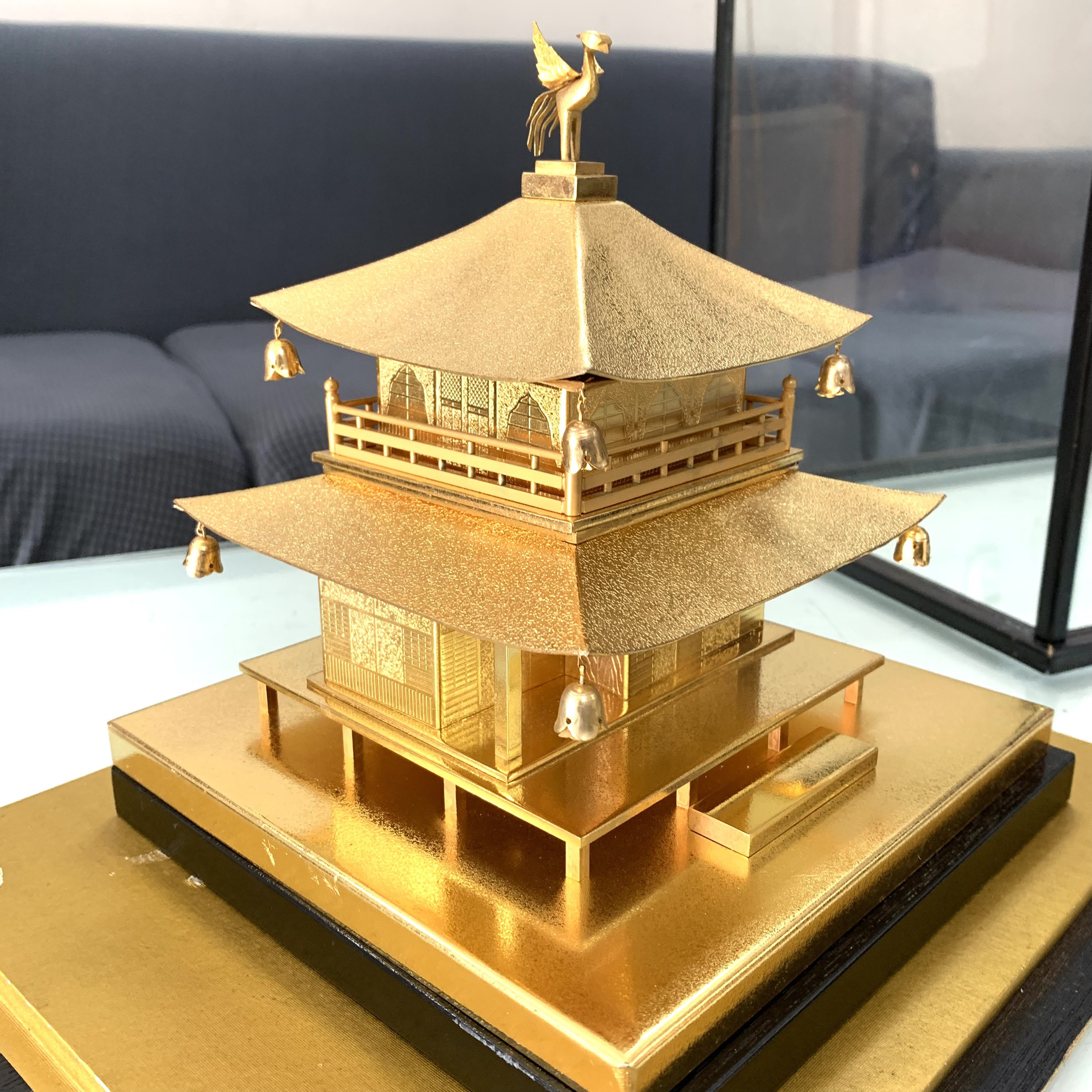 Ngôi đền Kinkaku-Ji nổi tiếng Nhật Bản mạ vàng 24K