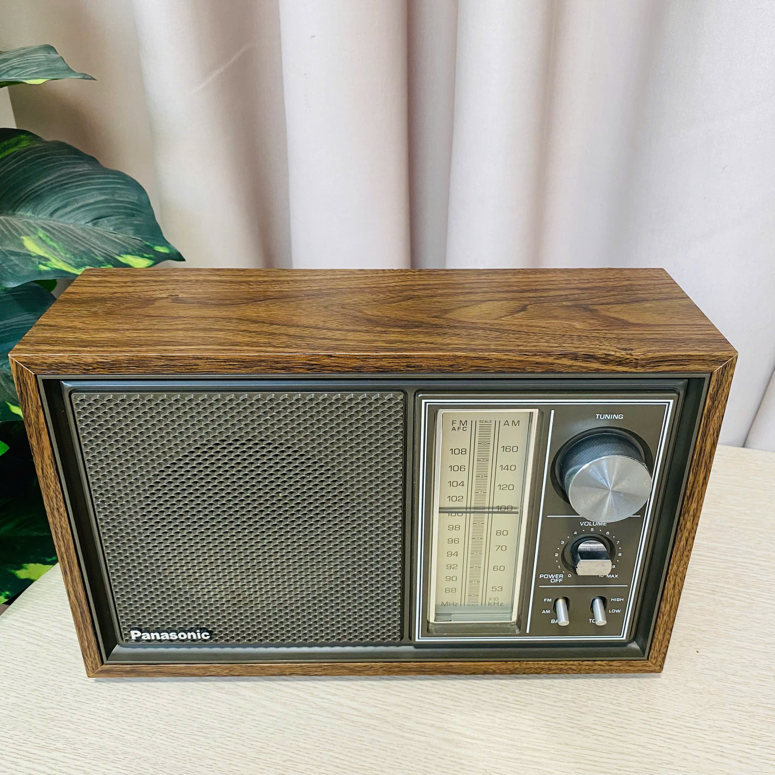 Radio Panasonic Model RE - 6289 thập niên 70