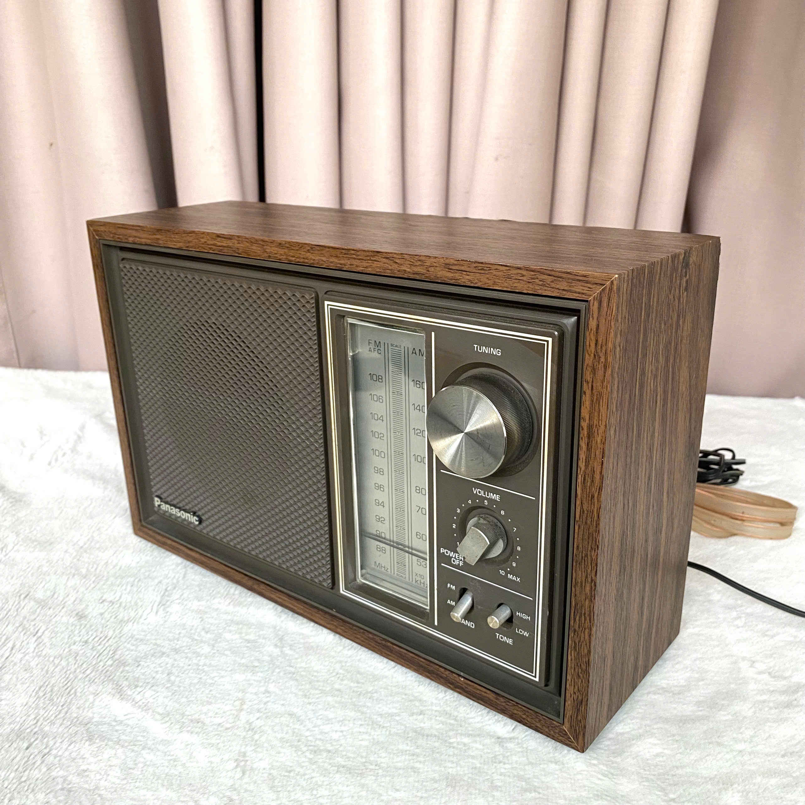 Radio Panasonic Model RE-6289 thập niên 70