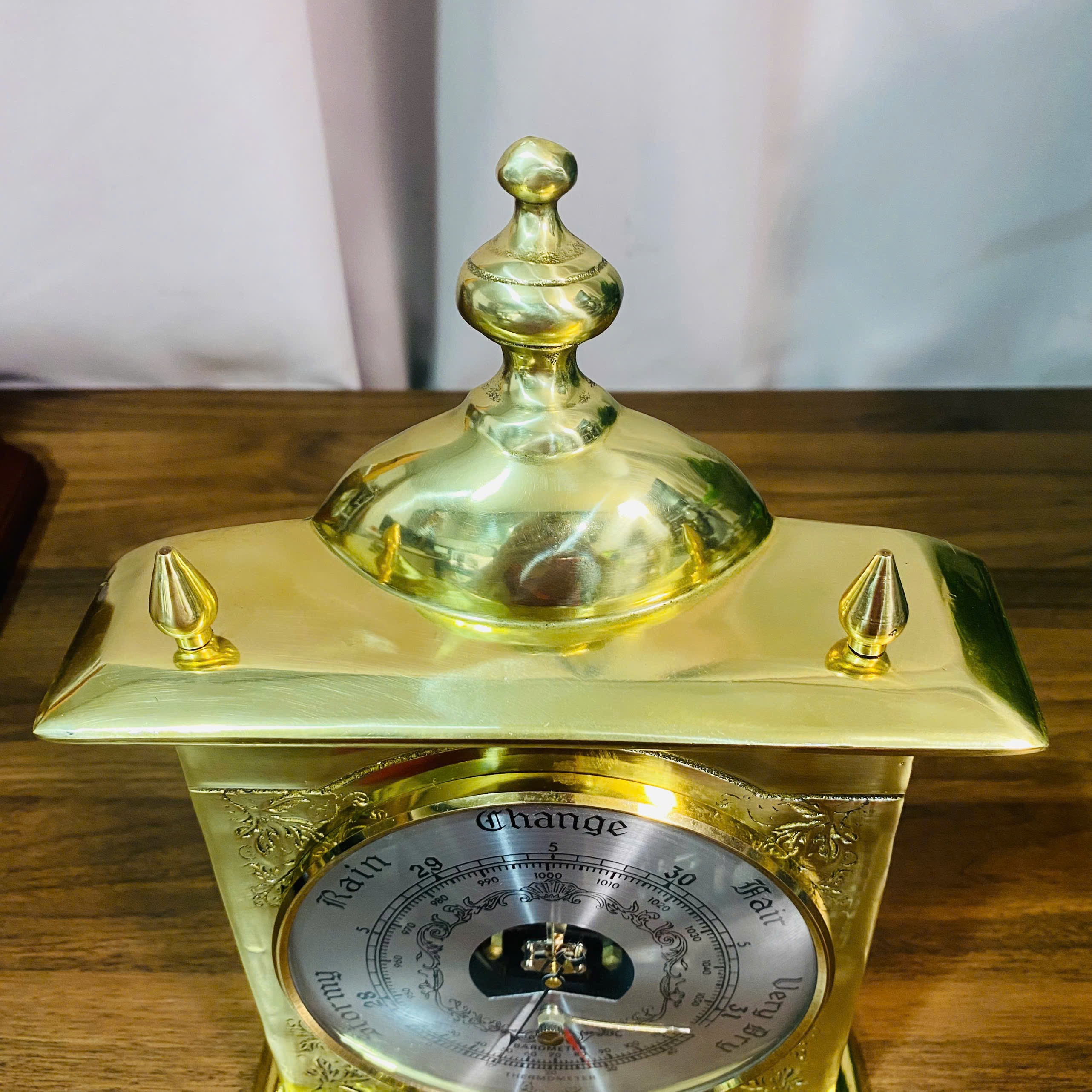 Đồng hồ áp kế xưa của Châu Âu (phong vũ biểu)