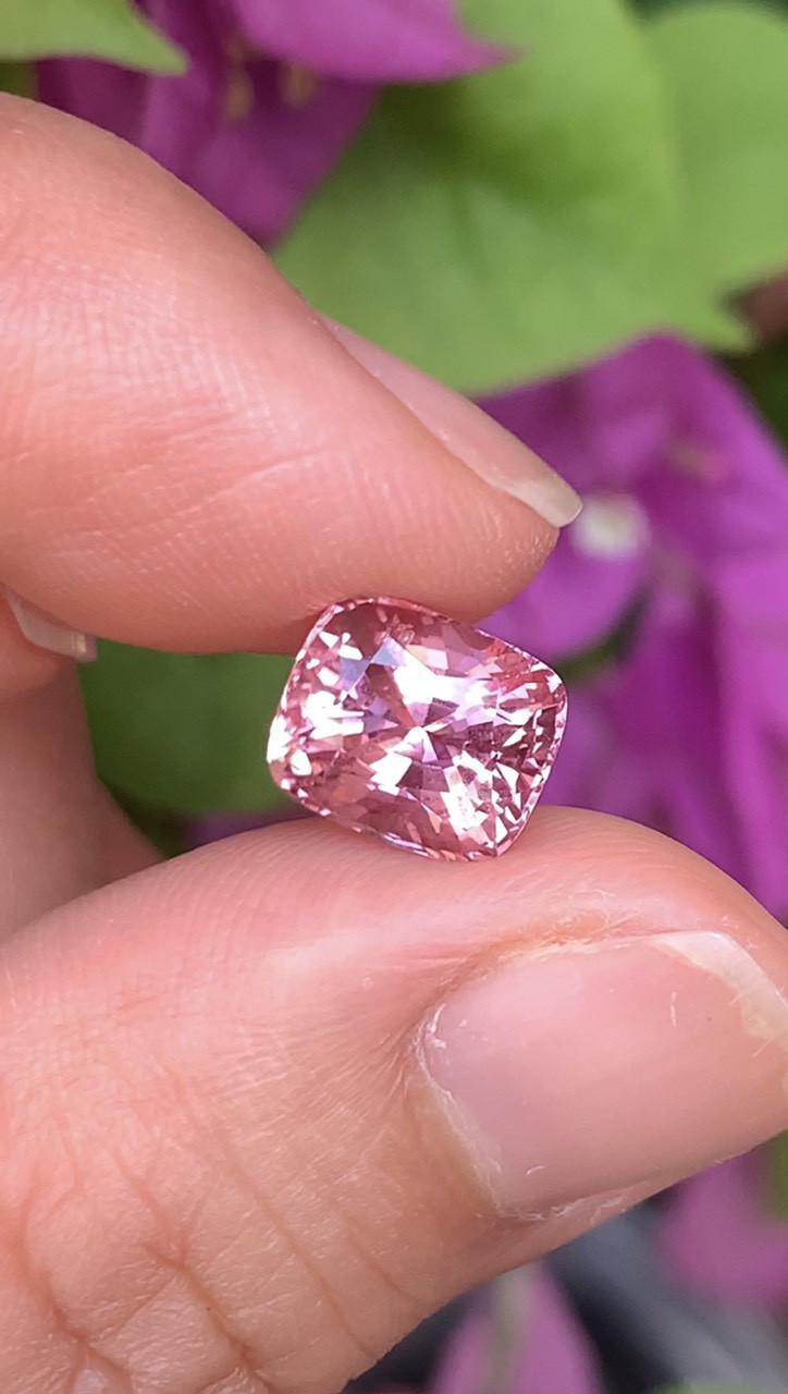 Spinel vàng hồng