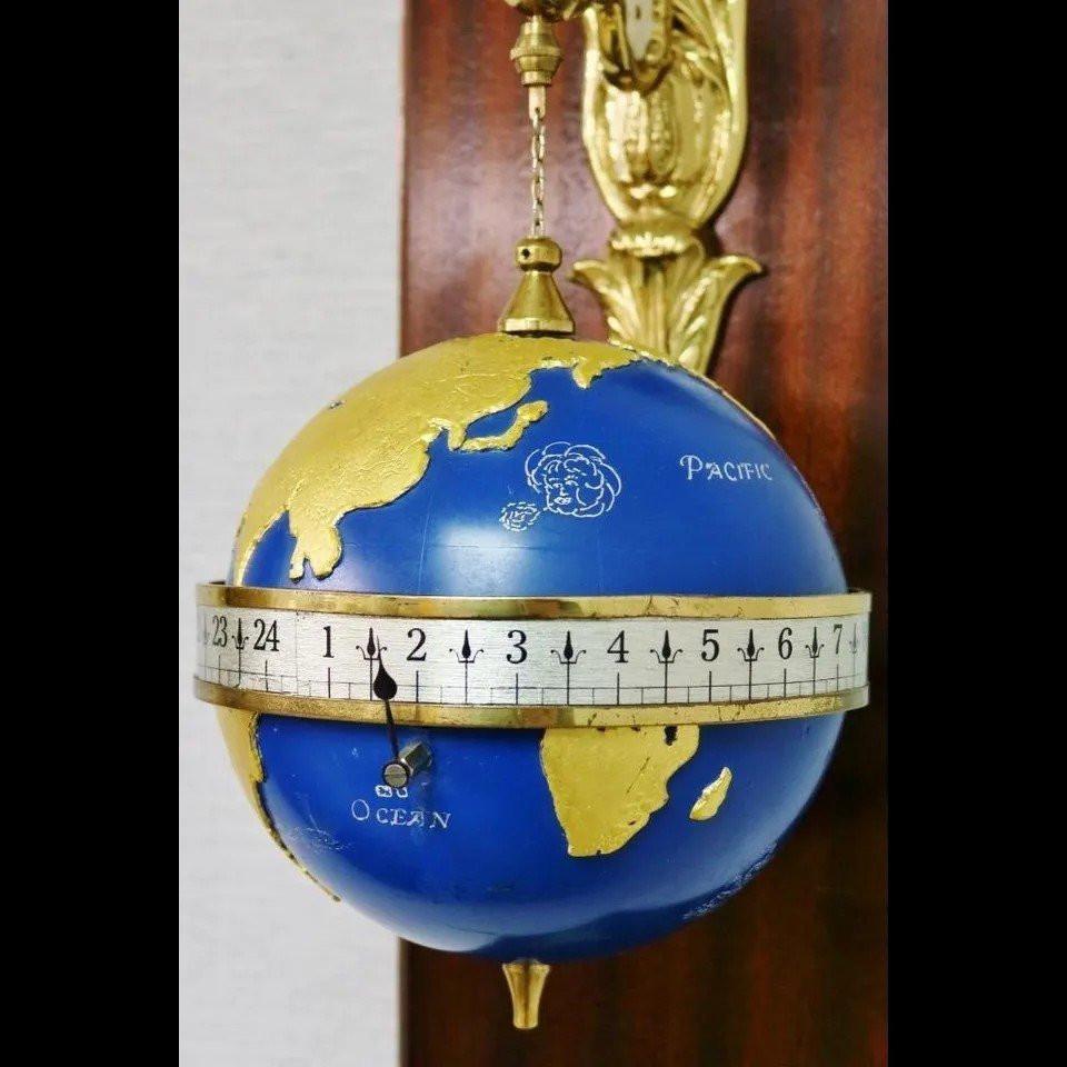 Very rare vintage mystery gravity wall clock with globe