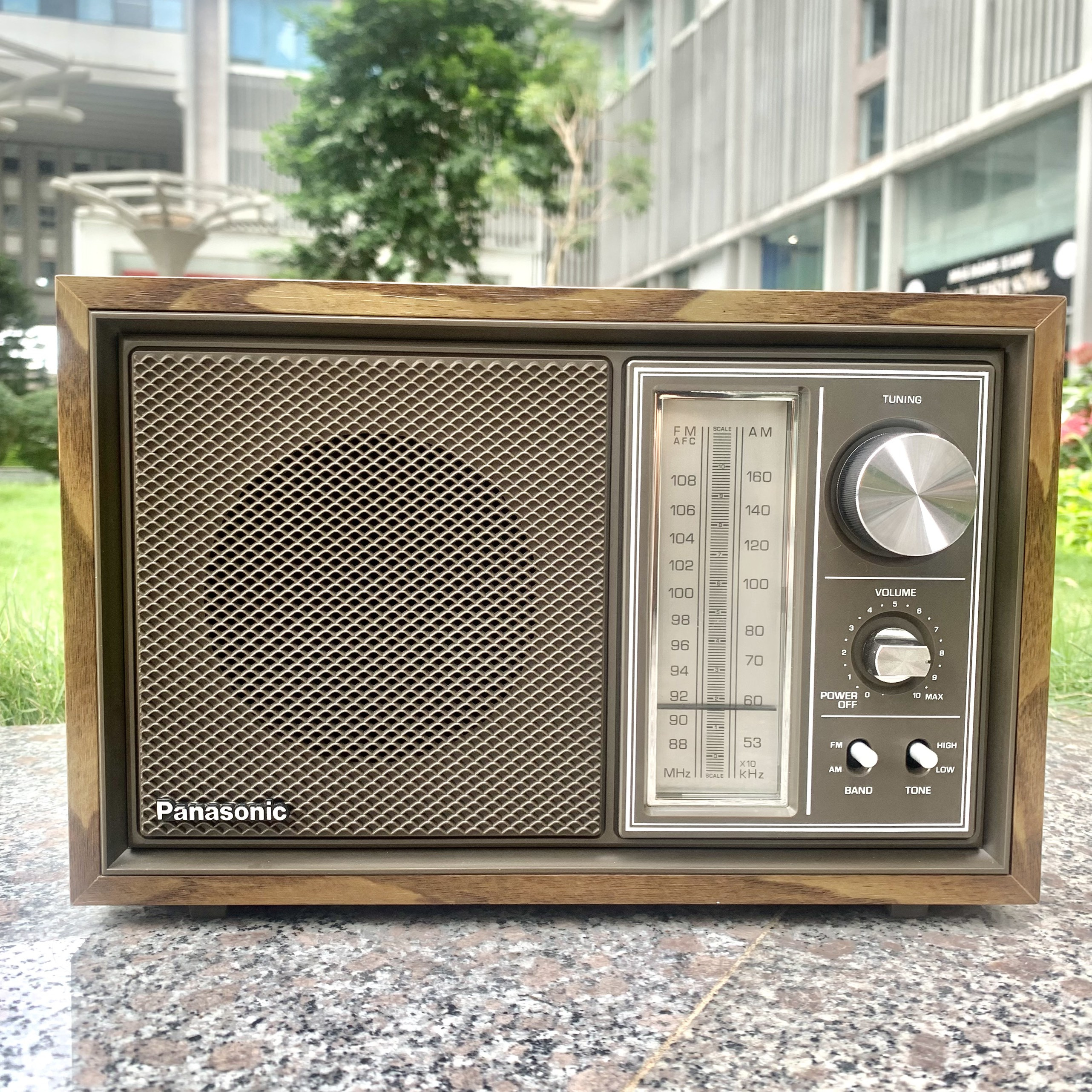 Radio Panasonic Model RE-6289 vỏ gỗ