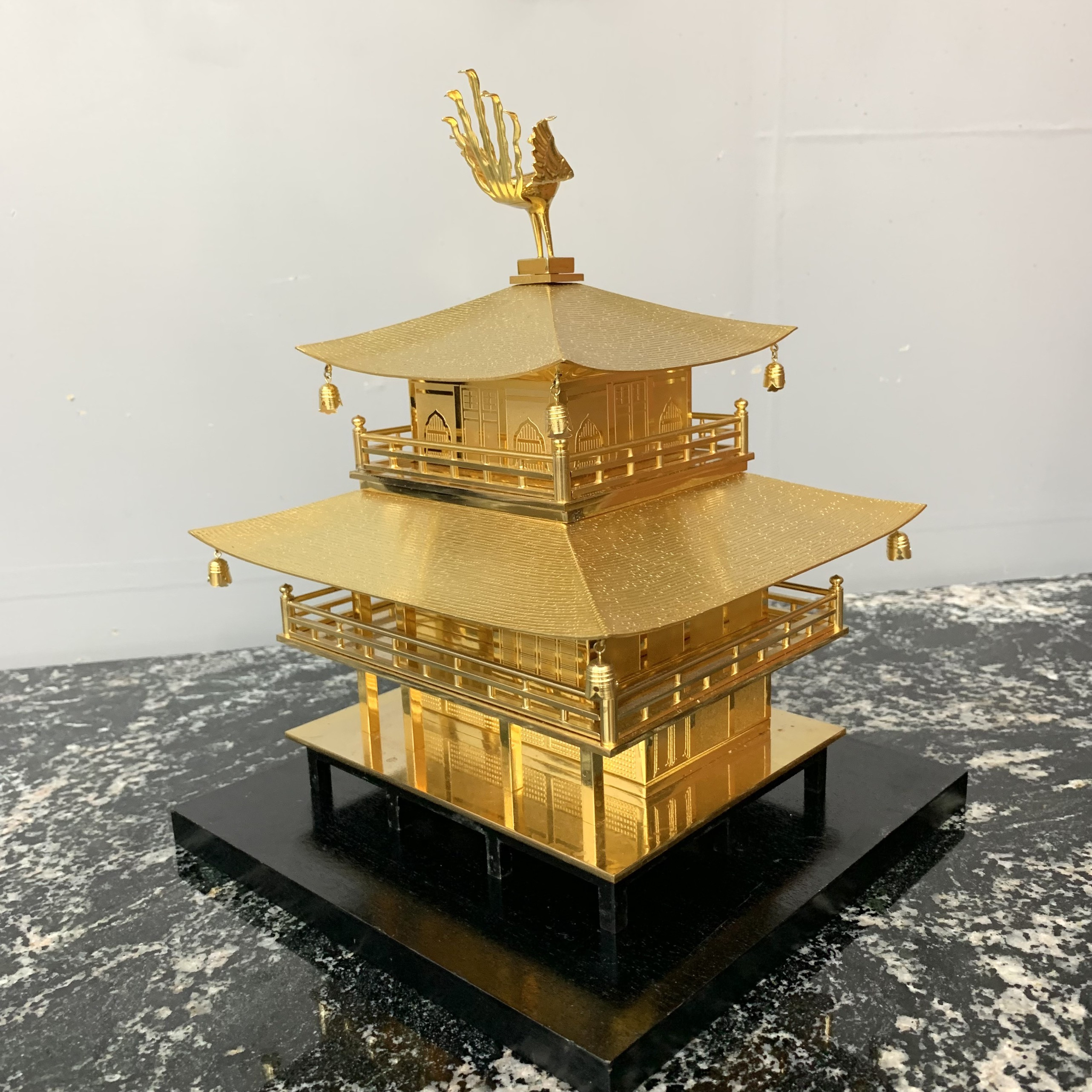 Ngôi đền Kinkaku-Ji Nhật Bản mạ vàng 24K