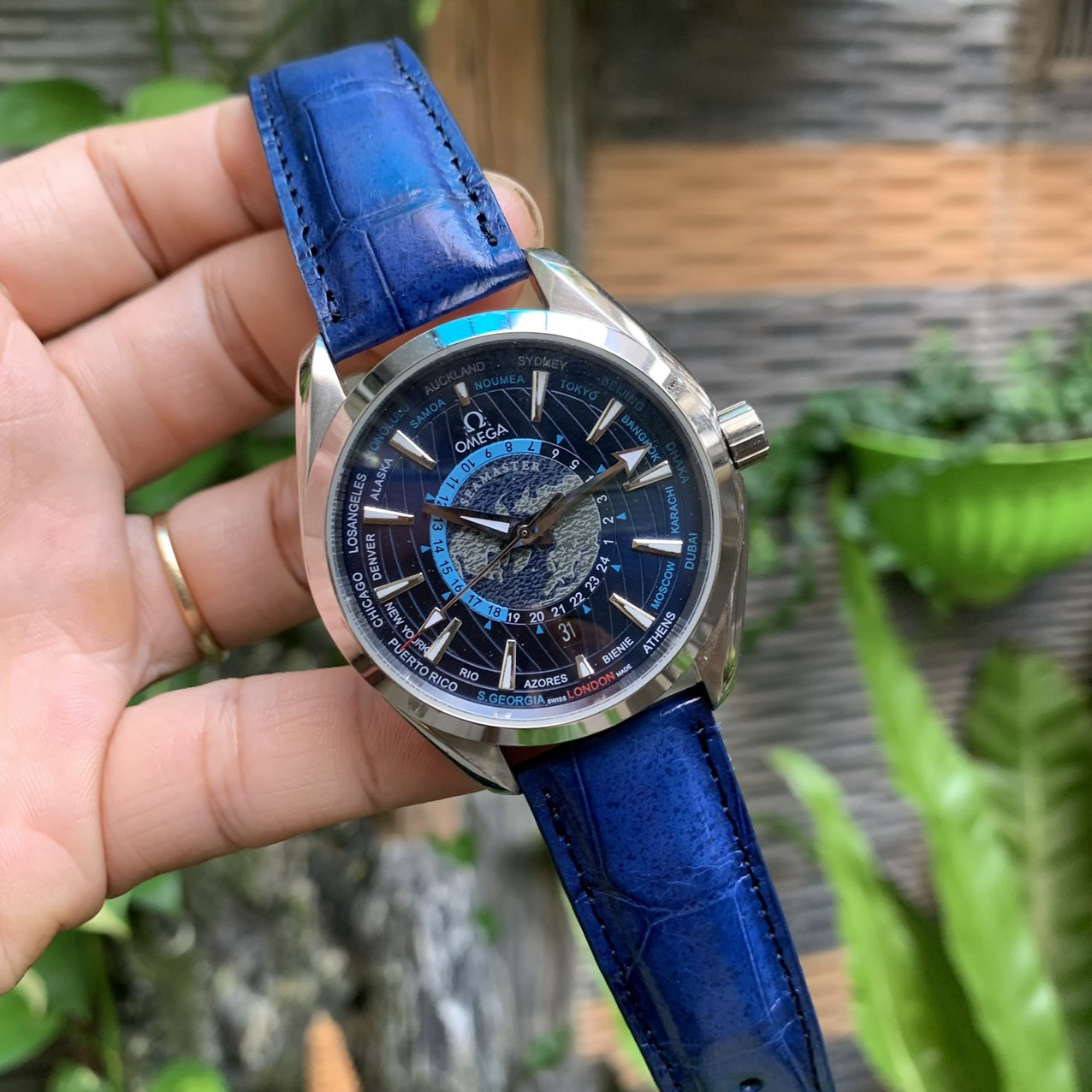 Đồng hồ đeo tay nam Omega blue phong thủy