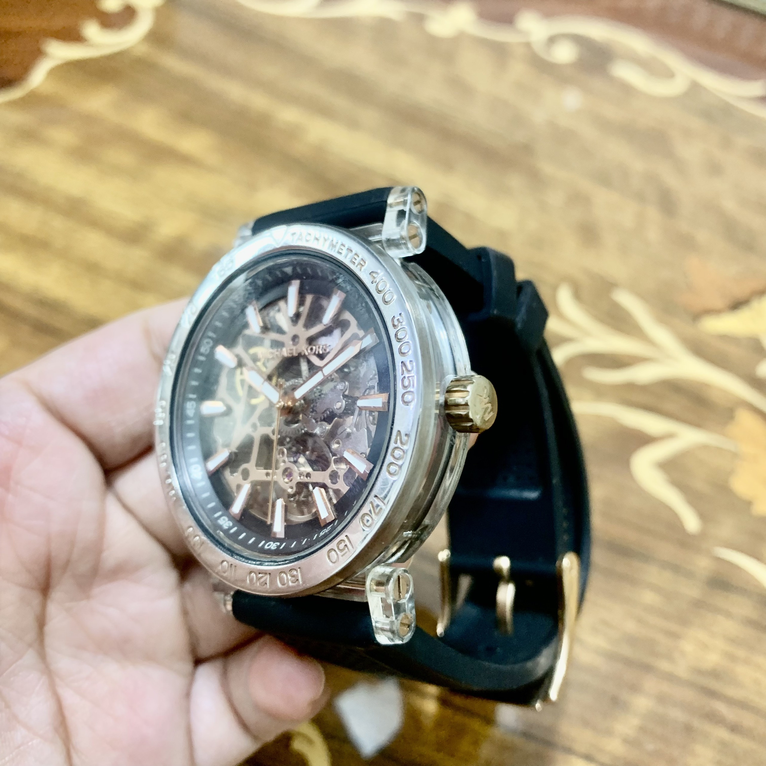 Đồng hồ đeo tay nam Michael Kors MK-9041 lộ mặt lộ đáy