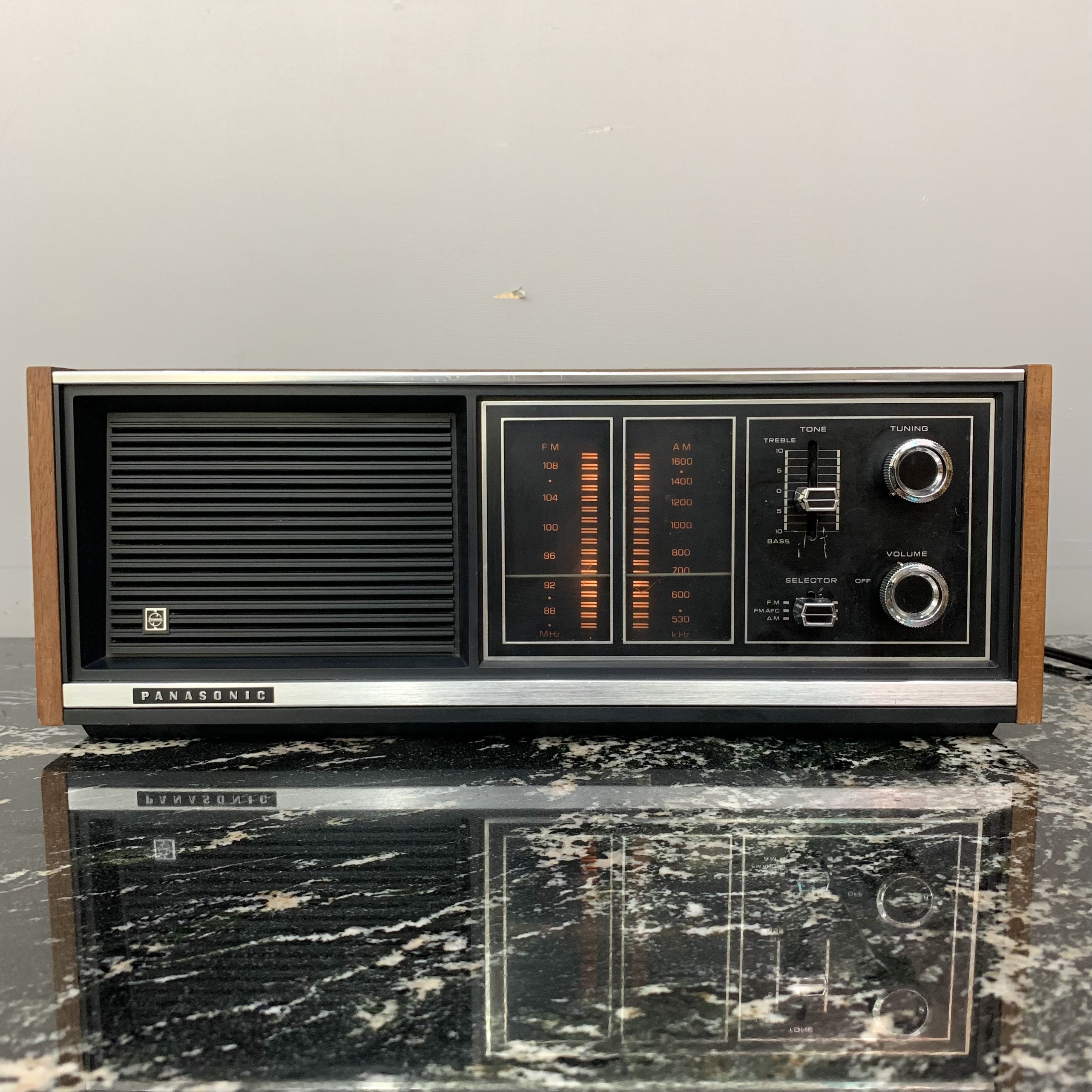 Radio Panasonic Model RE-7371 vintage